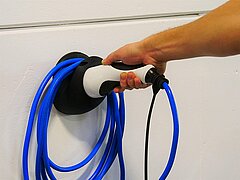 Kabelhalter Typ 2 mit eingestecktem Ladekabel