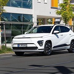 Hyundai Kona Elektro auf der Straße