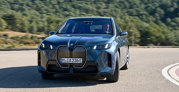 BMW iX