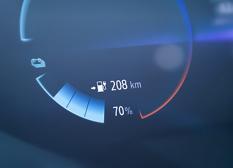 Anzeige des Akkustands und der verbleibenden Reichweite eines Elektroautos.