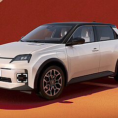 Renault 5 E-Tech Electric front view