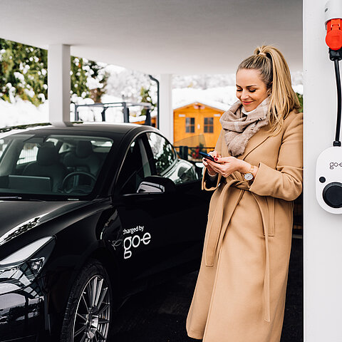 go-e Charger Gemini flex an Hauswand