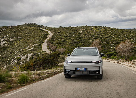 Leapmotor C10 REEV on Mountain Road